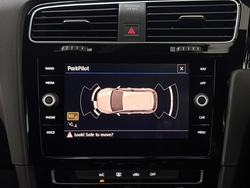 Used Volkswagen Golf 2017 for sale - 77027152: Photo 5