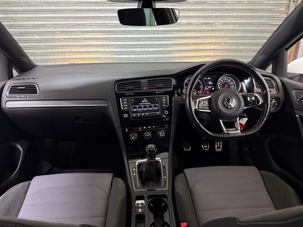 Used Volkswagen Golf 2017 for sale - 76883105: Photo 11