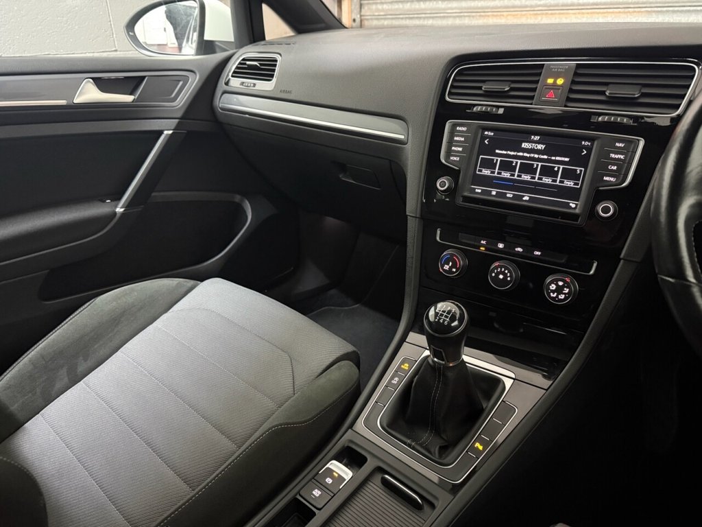 Used Volkswagen Golf 2017 for sale - 76883105: Photo 14