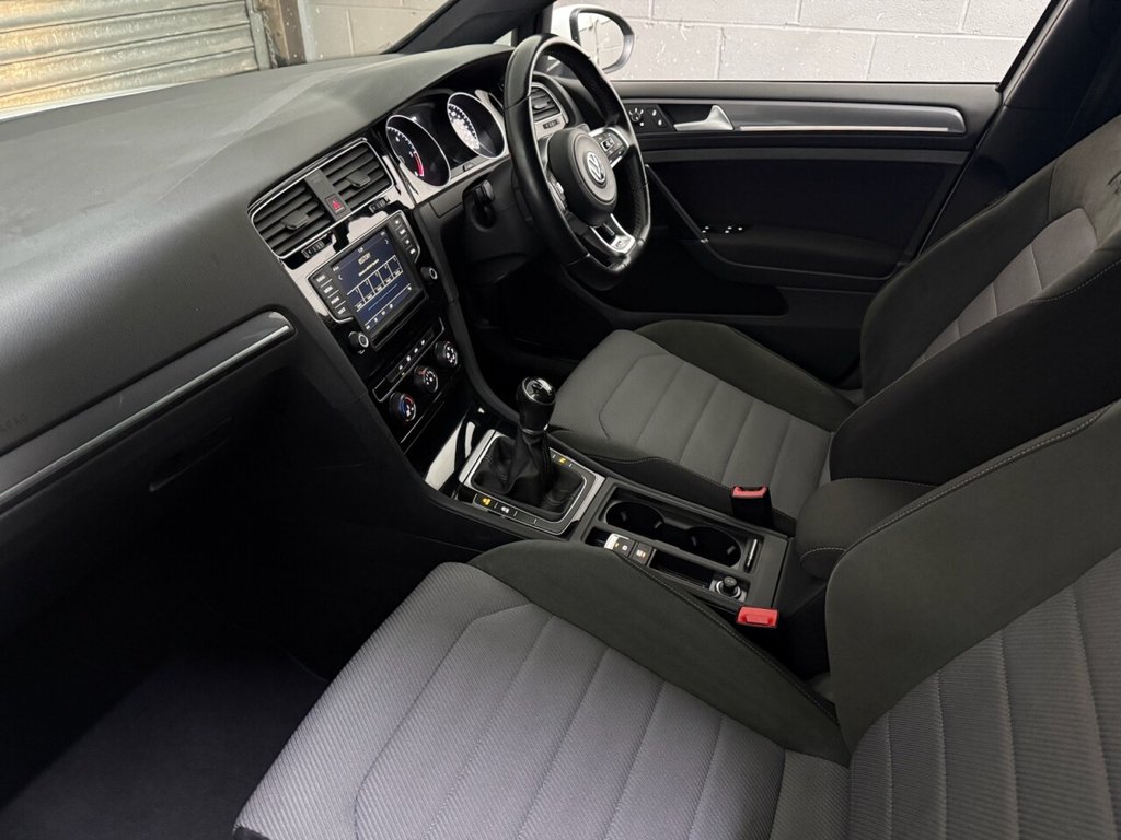 Used Volkswagen Golf 2017 for sale - 76883105: Photo 16
