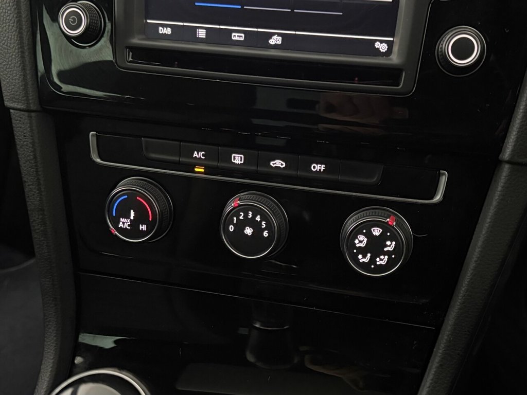 Used Volkswagen Golf 2017 for sale - 76883105: Photo 21