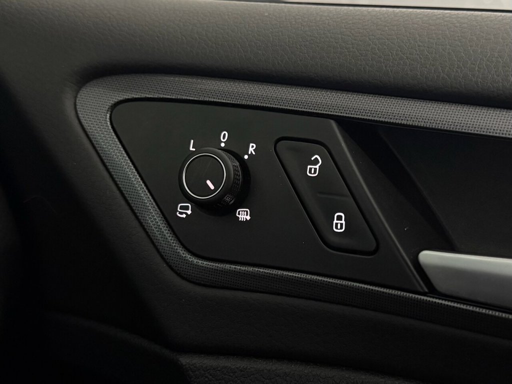 Used Volkswagen Golf 2017 for sale - 76883105: Photo 6