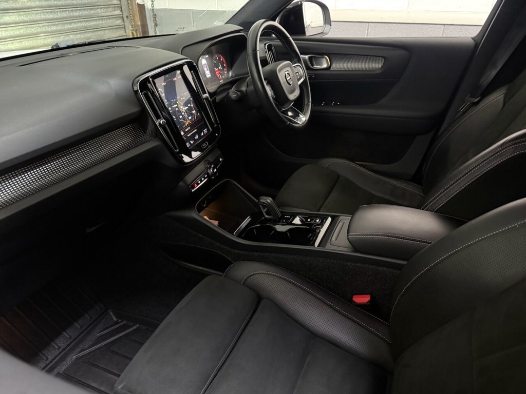 Used Volvo XC40 2018 for sale - 77341503: Photo 2