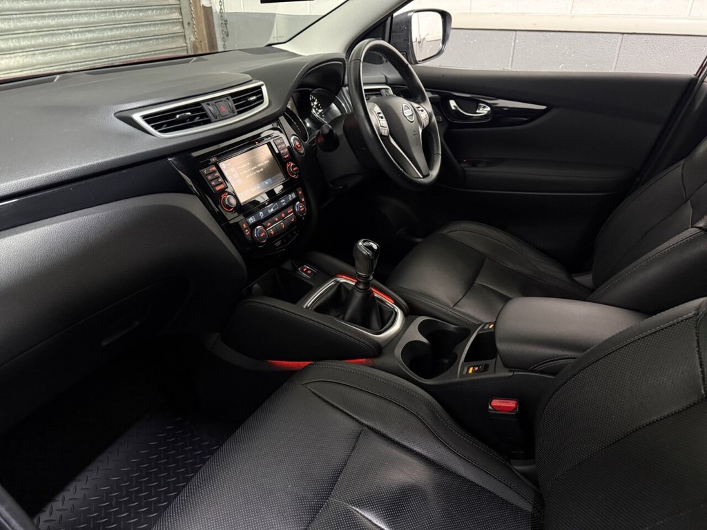 Used Nissan Qashqai 2016 for sale - 77383770: Photo 2