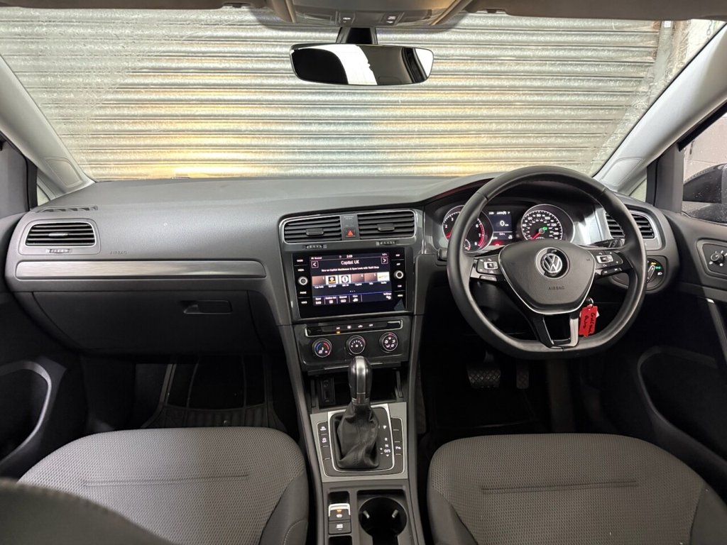 Used Volkswagen Golf 2017 for sale - 76883064: Photo 10