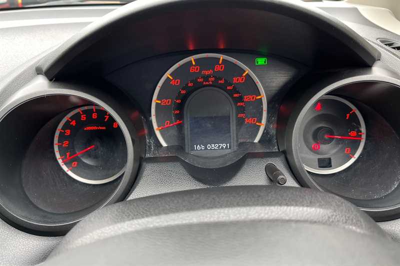 Used Honda Jazz 2013 for sale - 76351048: Photo 11