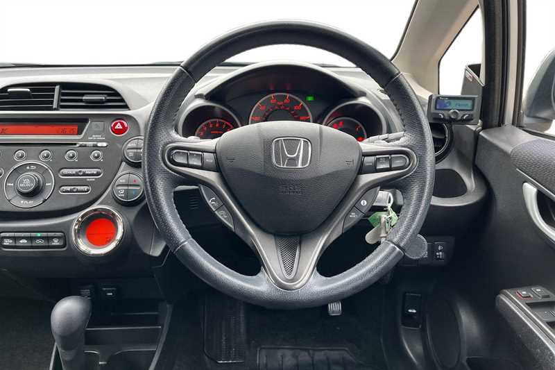 Used Honda Jazz 2013 for sale - 76351048: Photo 13