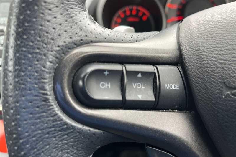 Used Honda Jazz 2013 for sale - 76351048: Photo 17
