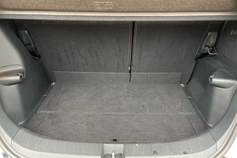 Used Honda Jazz 2013 for sale - 76351048: Photo 20