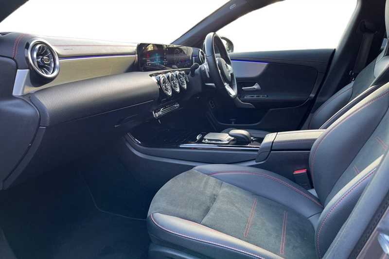 Used Mercedes-Benz CLA 2023 for sale - 77674048: Photo 2