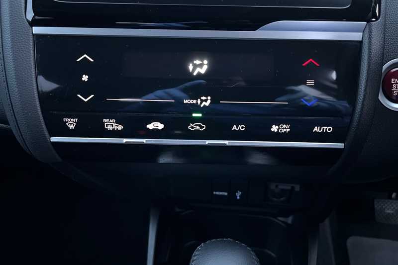 Used Honda Jazz 2015 for sale - 76705938: Photo 16