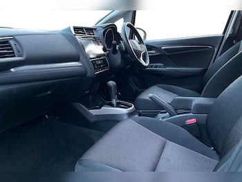 Used Honda Jazz 2015 for sale - 76705938: Photo