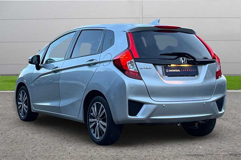 Used Honda Jazz 2015 for sale - 76705938: Photo 3