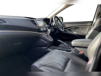 Used Honda CR-V 2017 for sale - 78103195: Photo