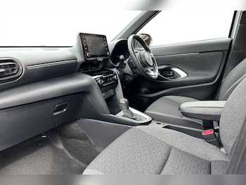 Used Toyota Yaris Cross 2022 for sale - 78089011: Photo