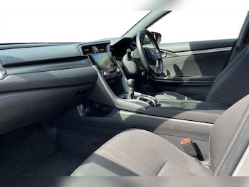 Used Honda Civic 2018 for sale - 79182888: Photo