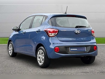 Used Hyundai i10 2017 for sale - 76442000: Photo