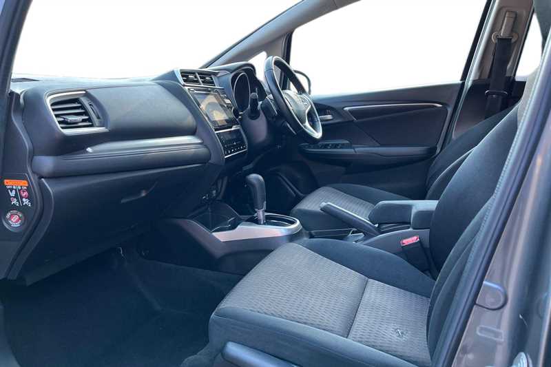 Used Honda Jazz 2019 for sale - 77960329: Photo 2