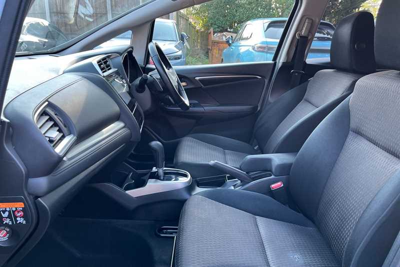 Used Honda Jazz 2019 for sale - 77960329: Photo 24