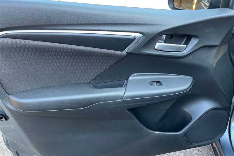 Used Honda Jazz 2019 for sale - 77960329: Photo 25