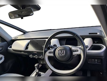 Used Honda Jazz 2021 for sale - 76420581: Photo