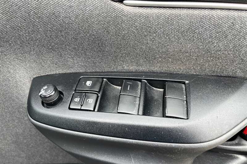 Used Toyota Yaris Cross 2022 for sale - 78215985: Photo 18