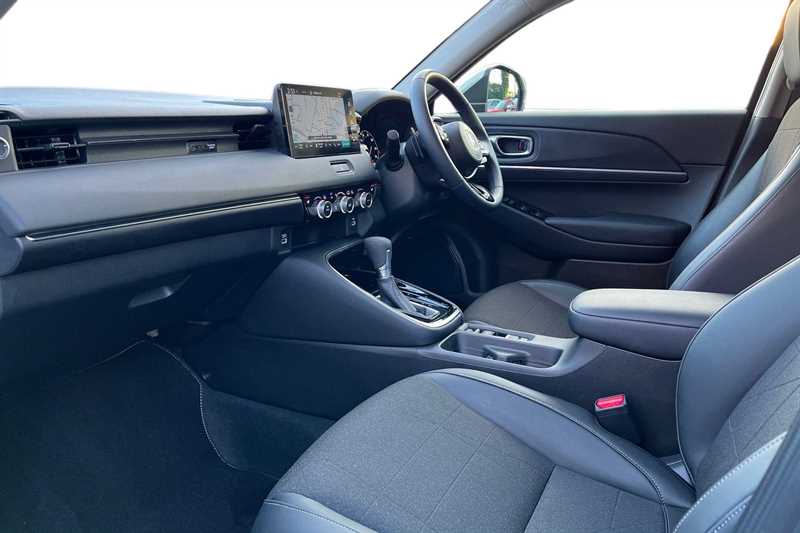 Used Honda HR-V 2023 for sale - 76636163: Photo 2