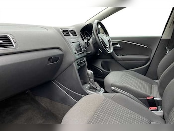 Used Volkswagen Polo 2017 for sale - 75943584: Photo