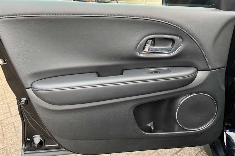 Used Honda HR-V 2018 for sale - 77979199: Photo 25