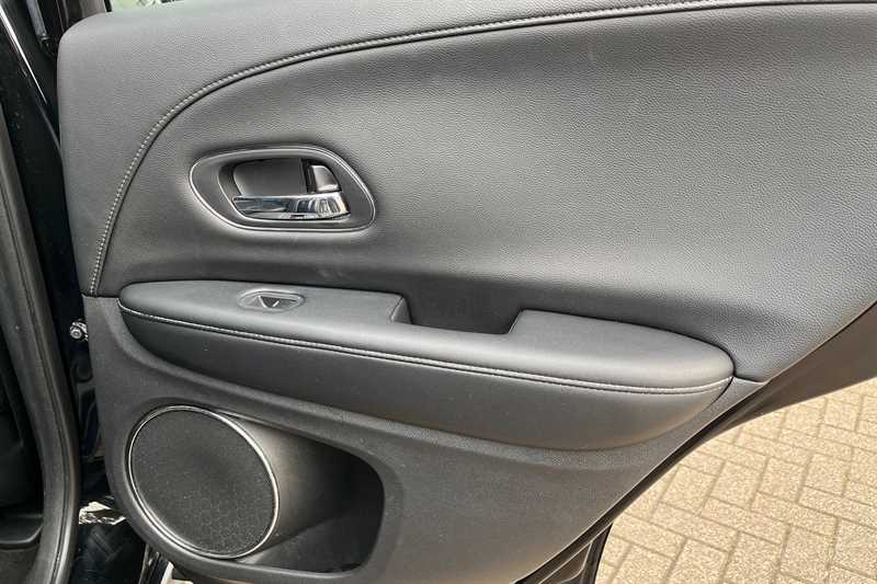 Used Honda HR-V 2018 for sale - 77979199: Photo 32