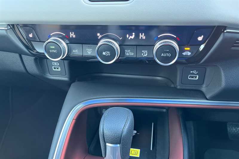 Used Honda HR-V 2024 for sale - 76999900: Photo 16