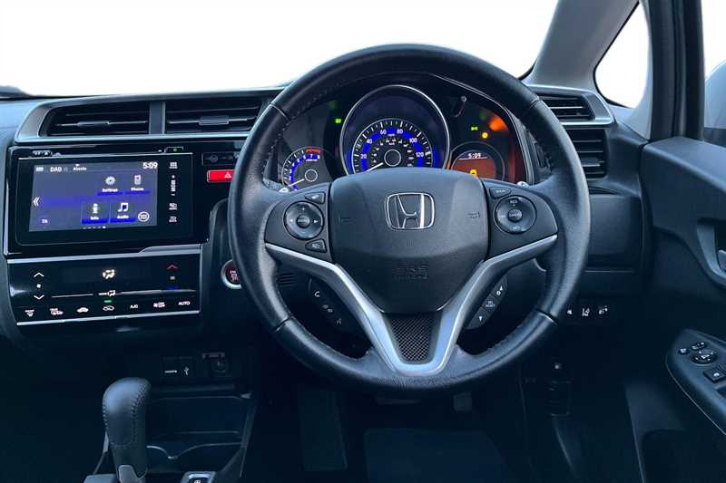 Used Honda Jazz 2015 for sale - 76563970: Photo 13