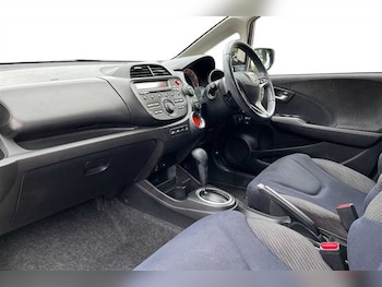 Used Honda Jazz 2013 for sale - 76176445: Photo