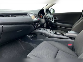 Used Honda HR-V 2016 for sale - 76311767: Photo