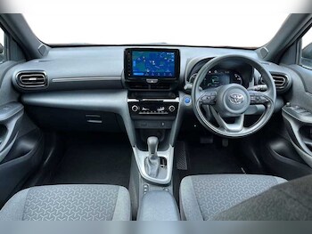 Used Toyota Yaris Cross 2022 for sale - 75734940: Photo