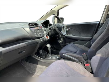 Used Honda Jazz 2011 for sale - 79160135: Photo