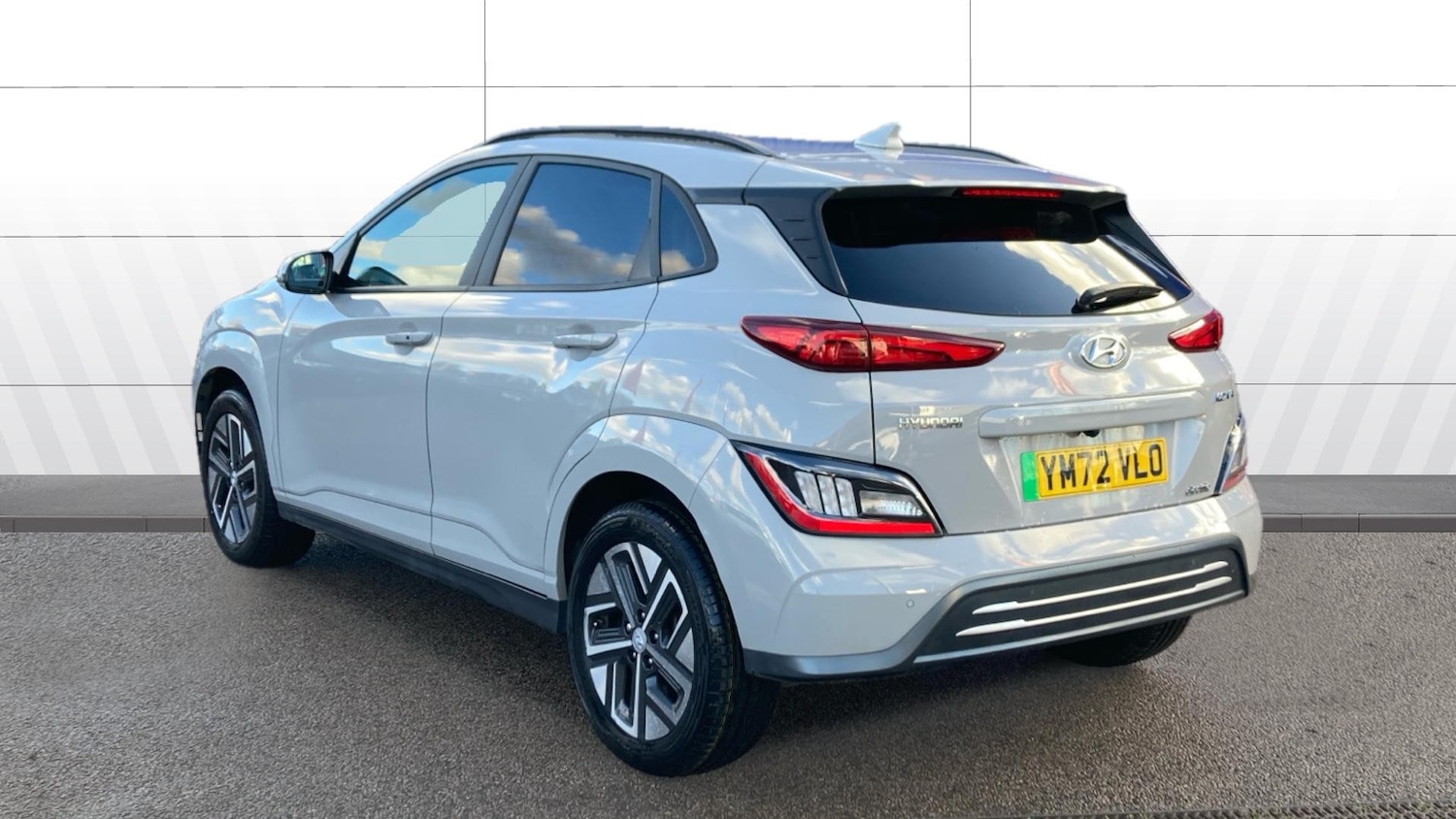 Used Hyundai KONA 2023 for sale - 76895233: Photo 2