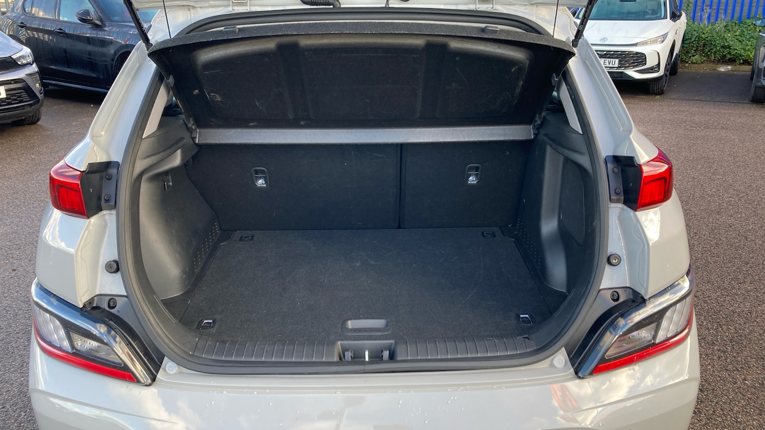 Used Hyundai KONA 2023 for sale - 76895233: Photo 4