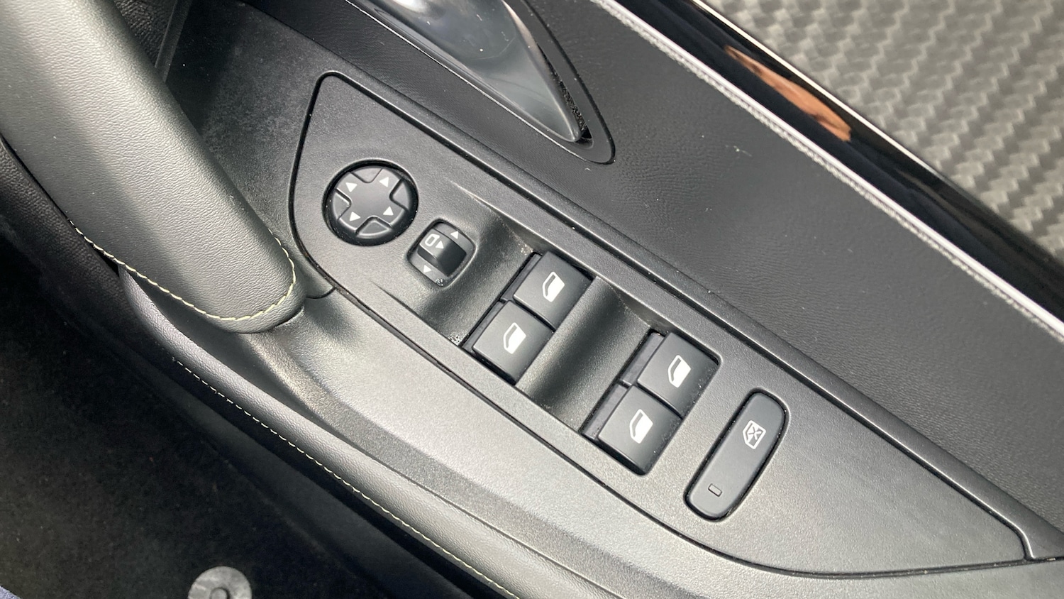 Used Peugeot 2008 2023 for sale - 76391600: Photo 31