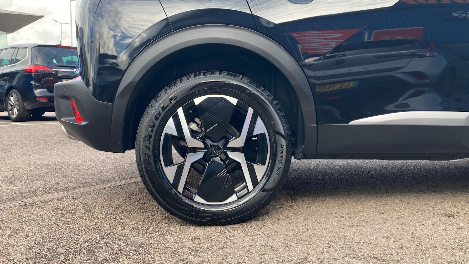 Used Peugeot 2008 2023 for sale - 76391600: Photo 7