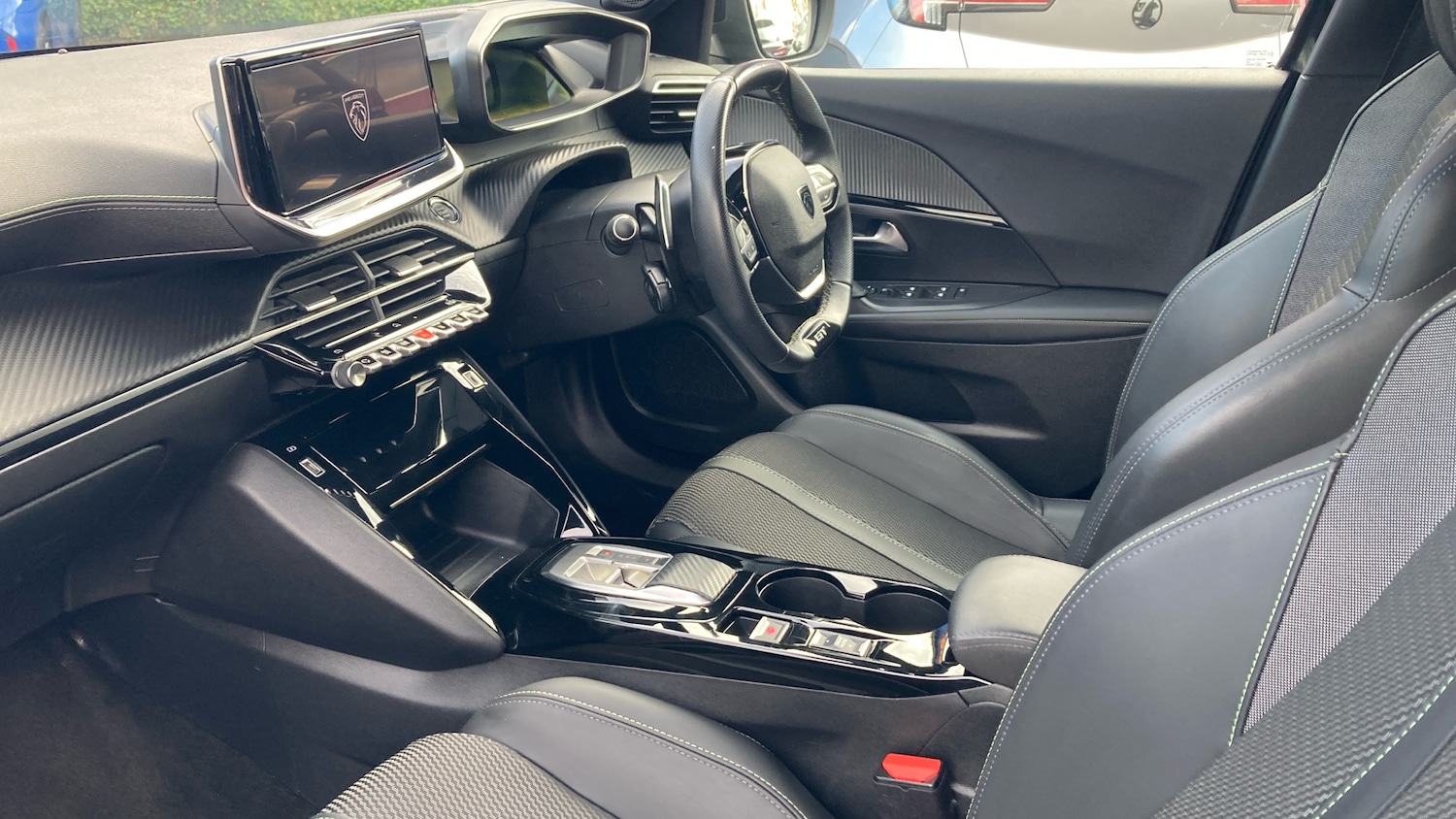 Used Peugeot 2008 2023 for sale - 76391600: Photo 9