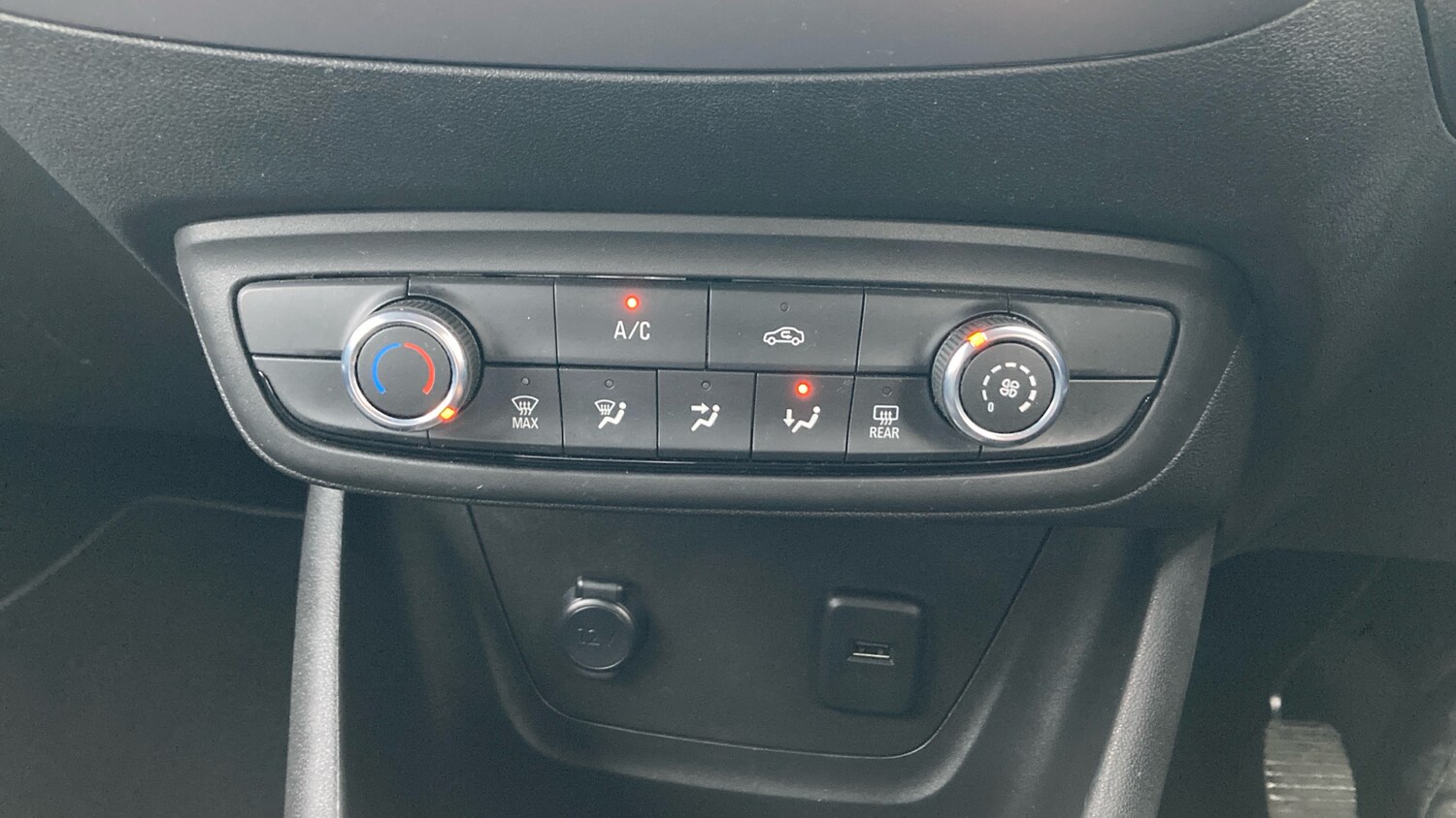 Used Vauxhall Crossland 2022 for sale - 76969649: Photo 32