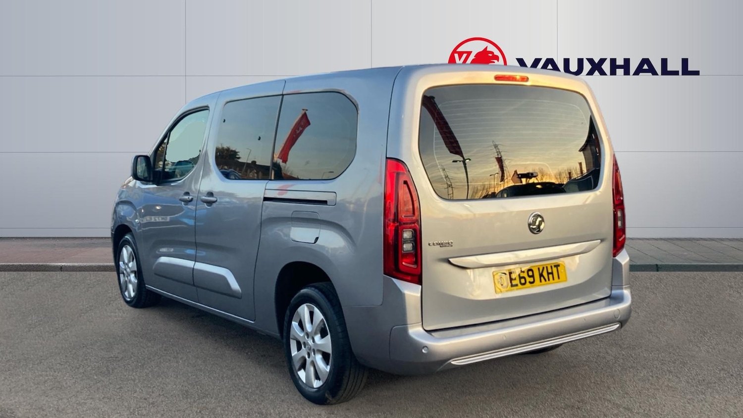 Used Vauxhall Combo Life 2019 for sale - 76779244: Photo 2