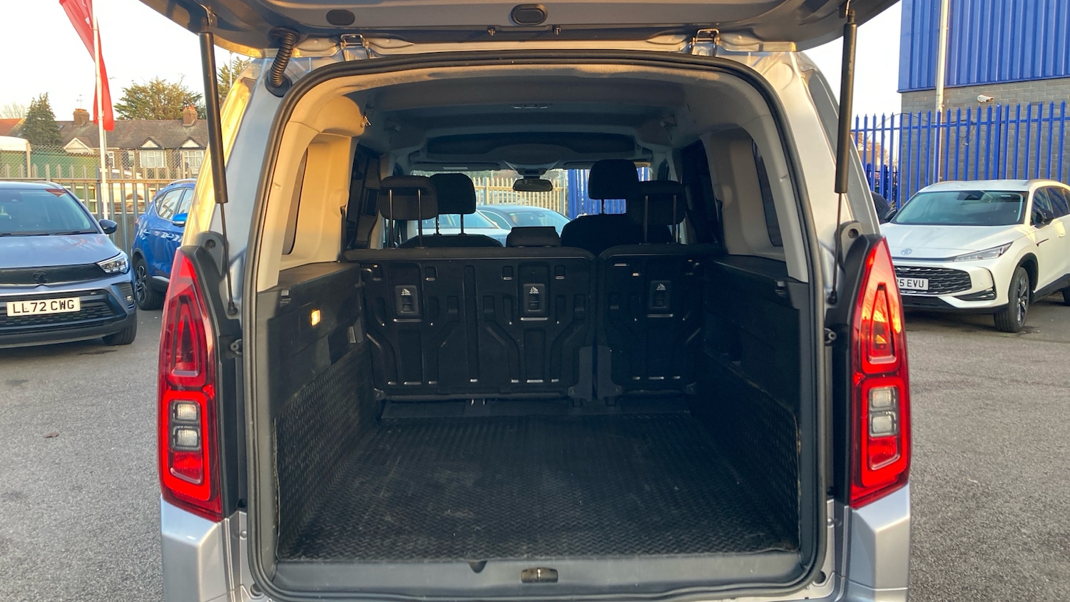 Used Vauxhall Combo Life 2019 for sale - 76779244: Photo 4