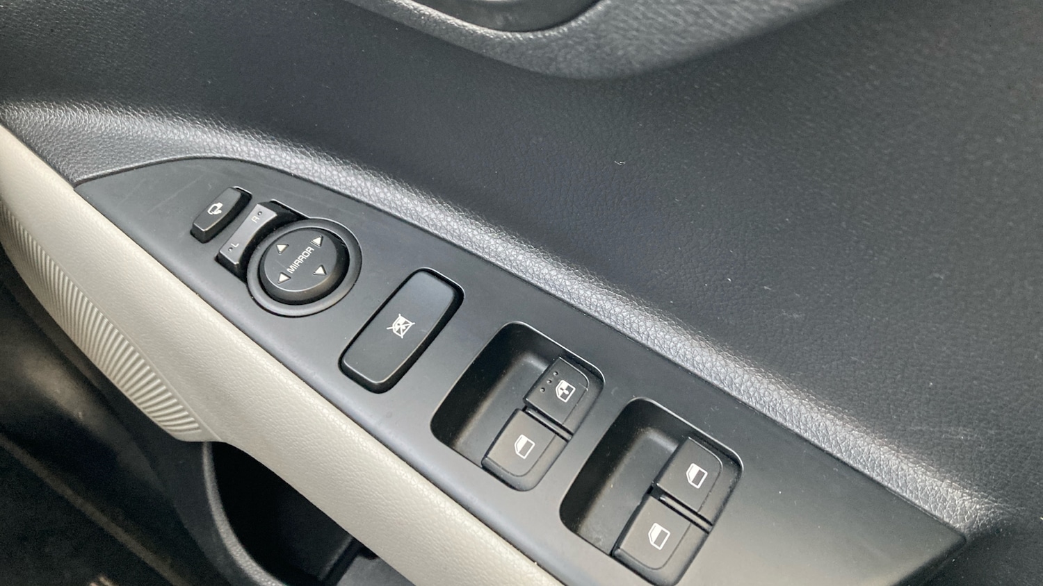 Used Kia Stonic 2023 for sale - 77245461: Photo 27