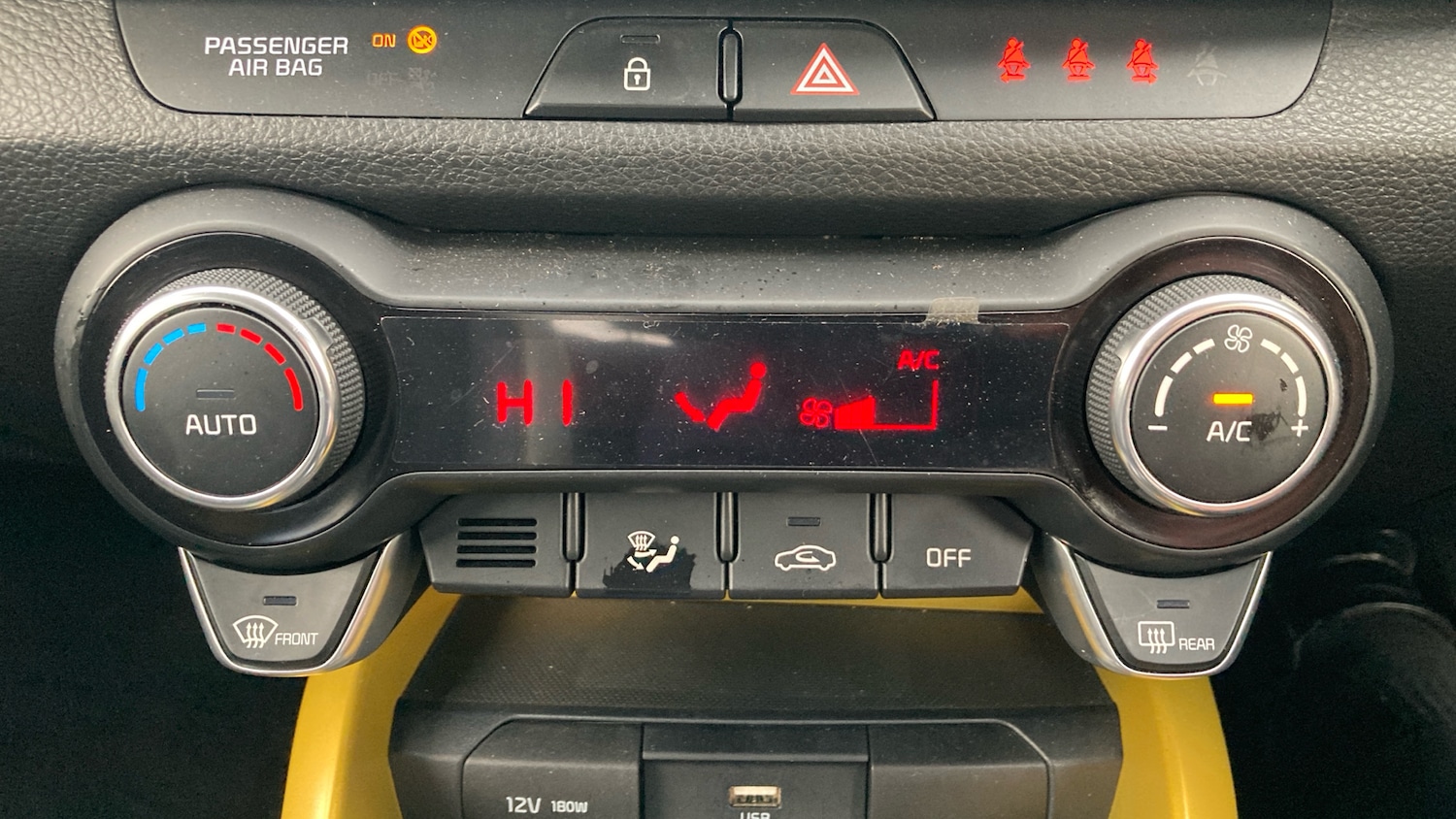 Used Kia Stonic 2023 for sale - 77245461: Photo 33