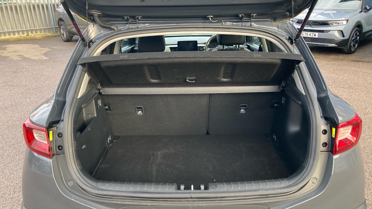 Used Kia Stonic 2023 for sale - 77245461: Photo 4