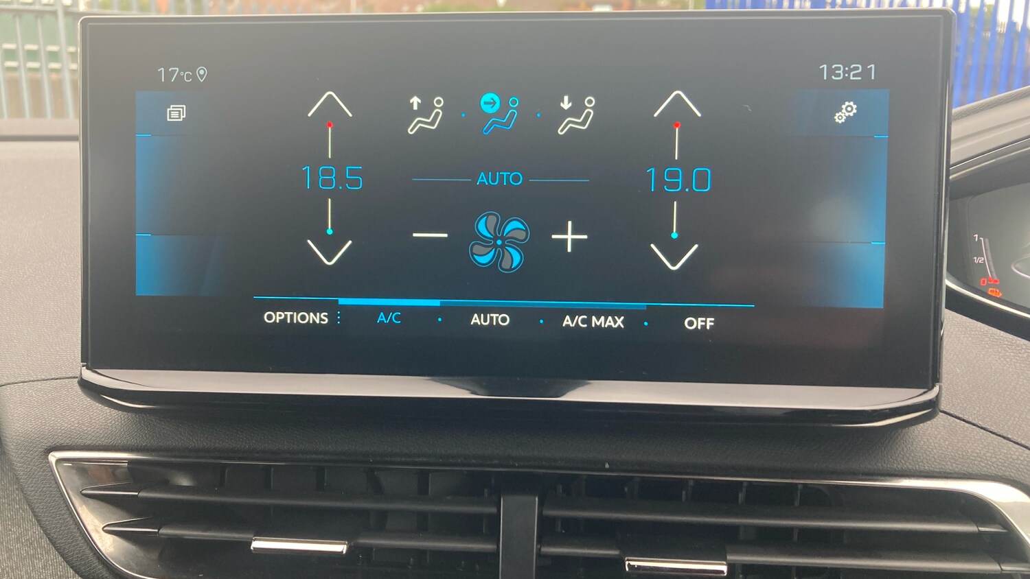 Used Peugeot 3008 2023 for sale - 76157089: Photo 38