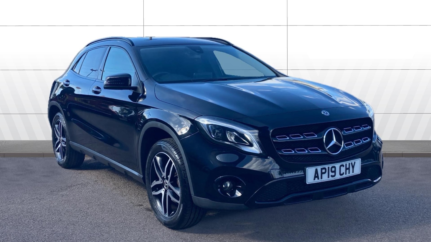 Used Mercedes-Benz GLA 2019 for sale - 76048932: Photo 1