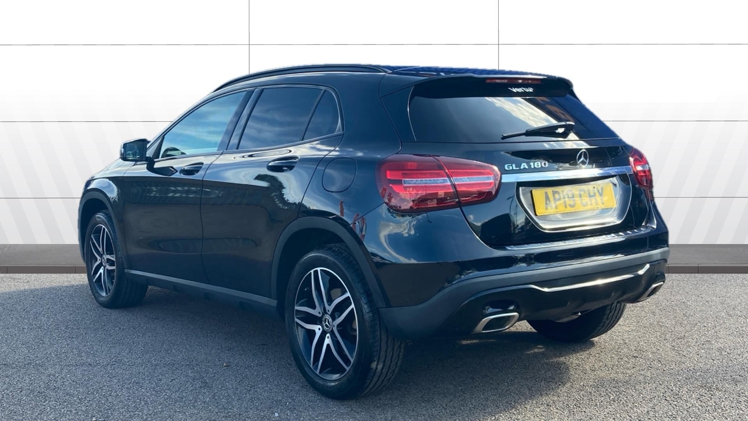 Used Mercedes-Benz GLA 2019 for sale - 76048932: Photo 2